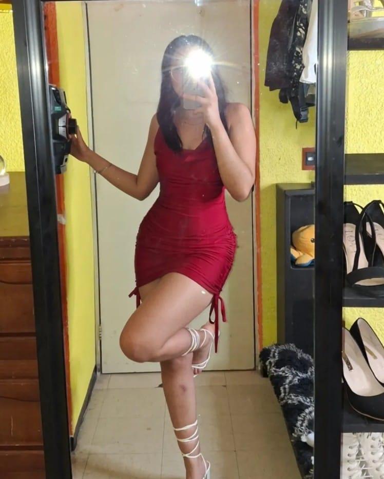 643708044: Chica busca chico en Lugo