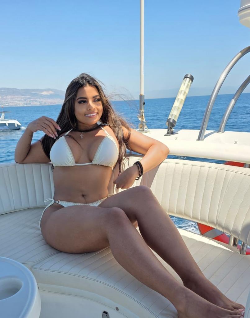 643971178: Chica busca chico en Málaga