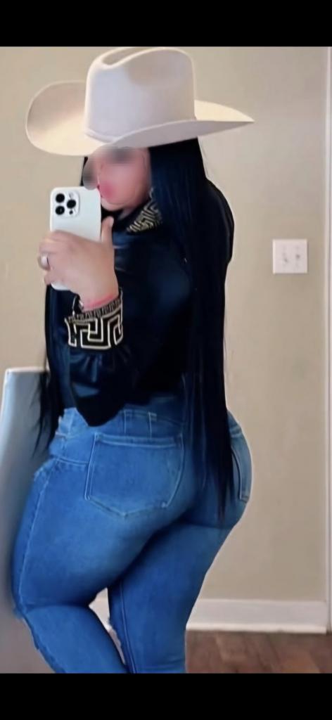 687052531: Chica busca chico en Cádiz
