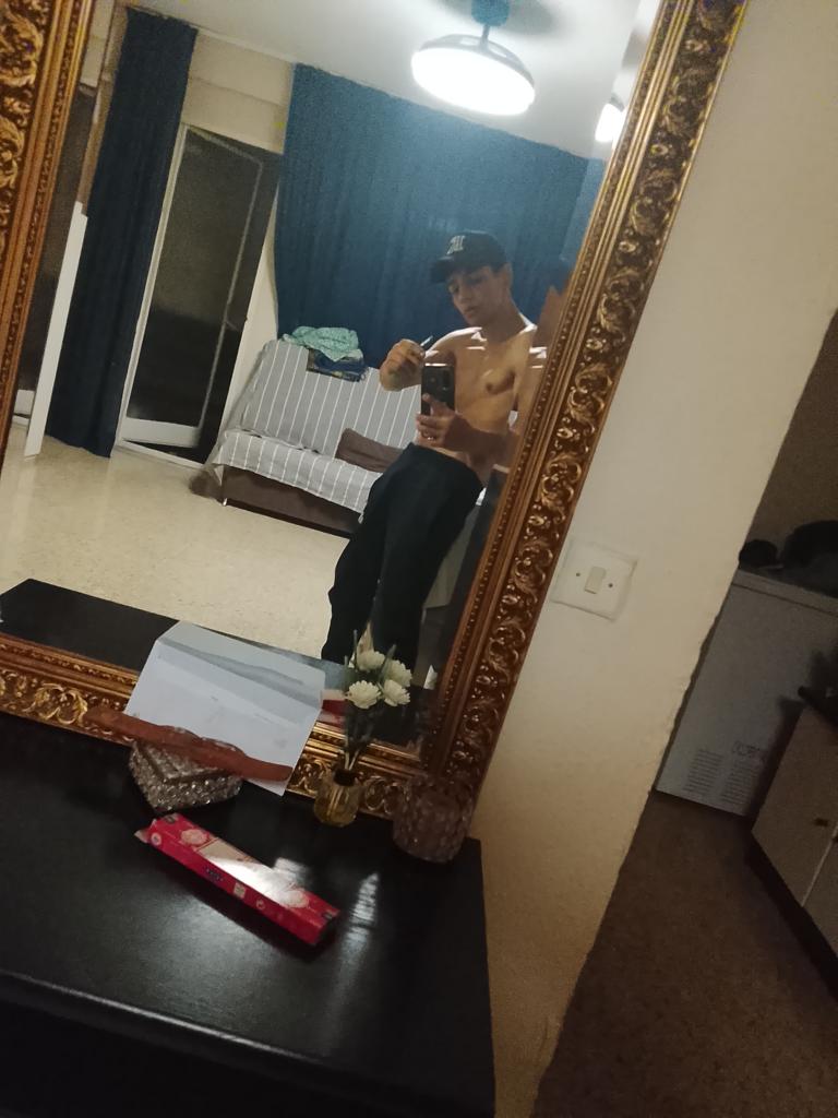 Chico busca chica en Málaga: 