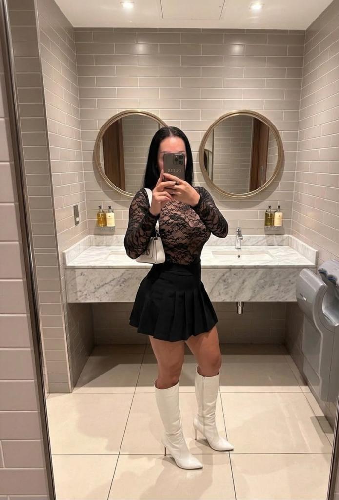 Chica busca chico en Huelva: Chica busca chico
