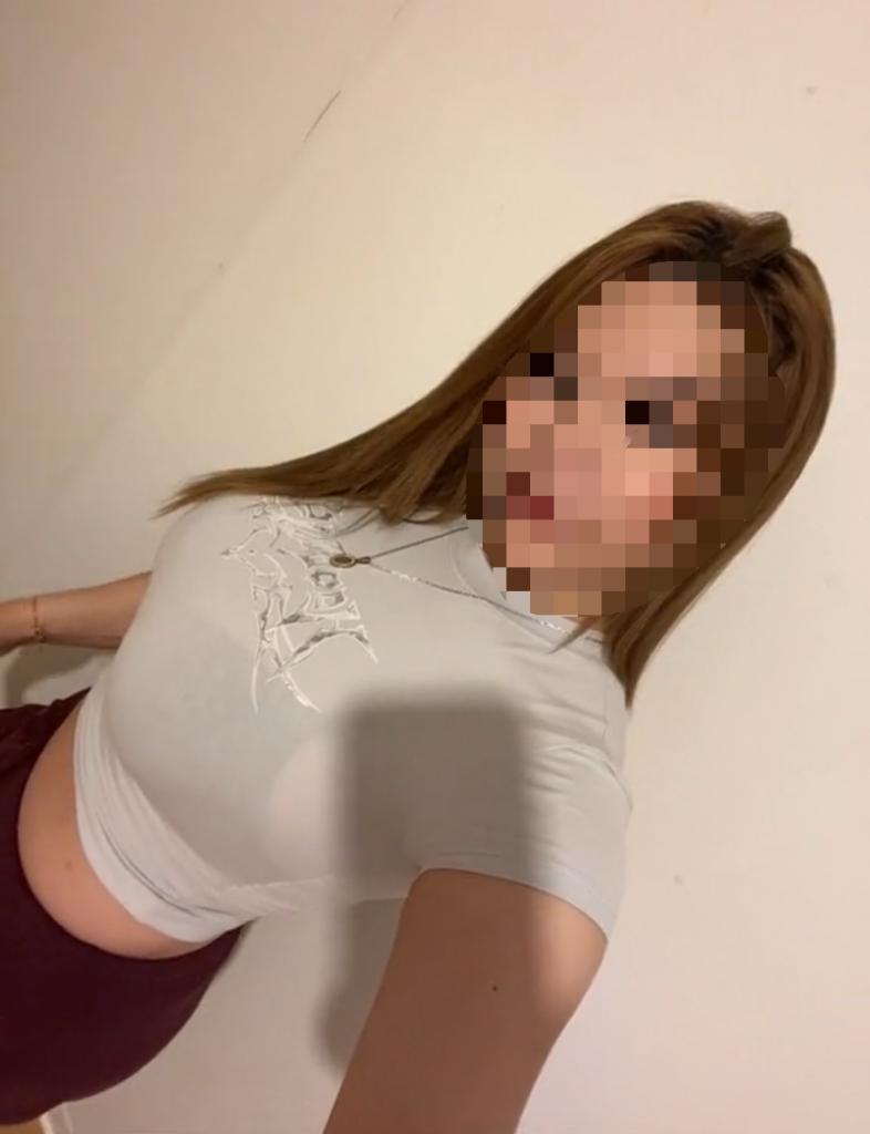 742008729: Chica busca chico en Barcelona
