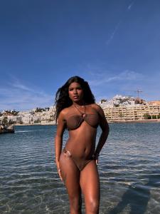 613763554: Transexual en Ibiza