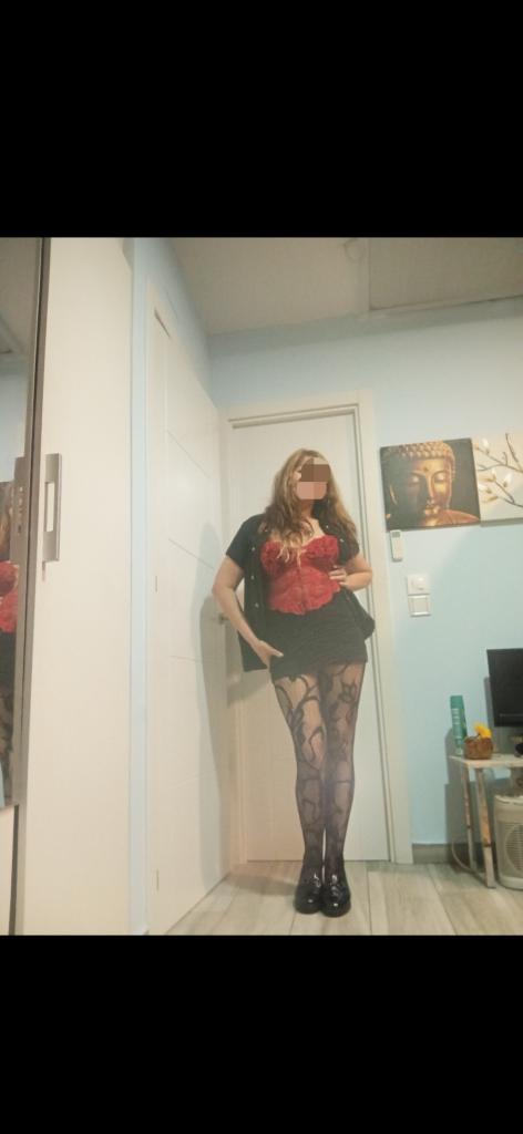 697317494: Chica busca chico en Madrid