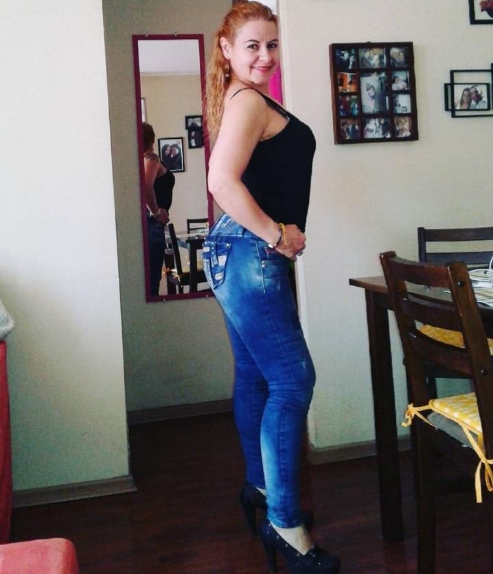 Chica busca chico en Almería: 