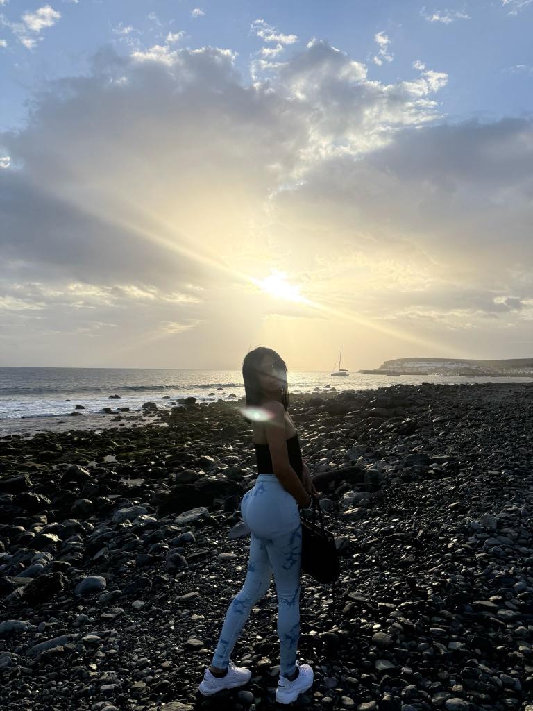 663119190: Transexual en Las Palmas