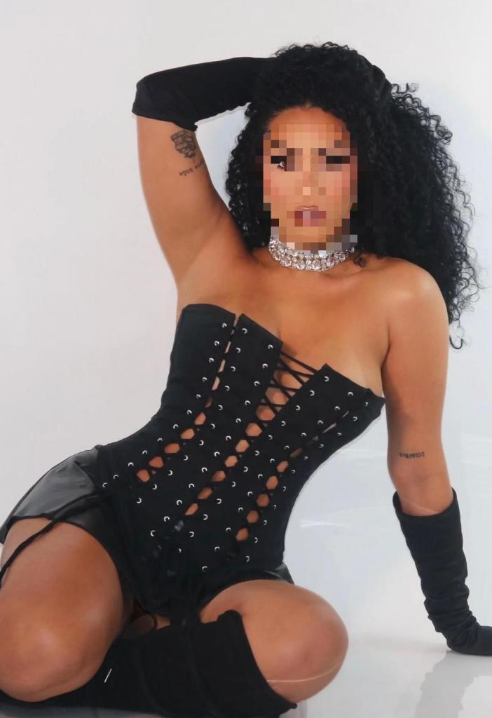 Chica busca chico en Asturias: 