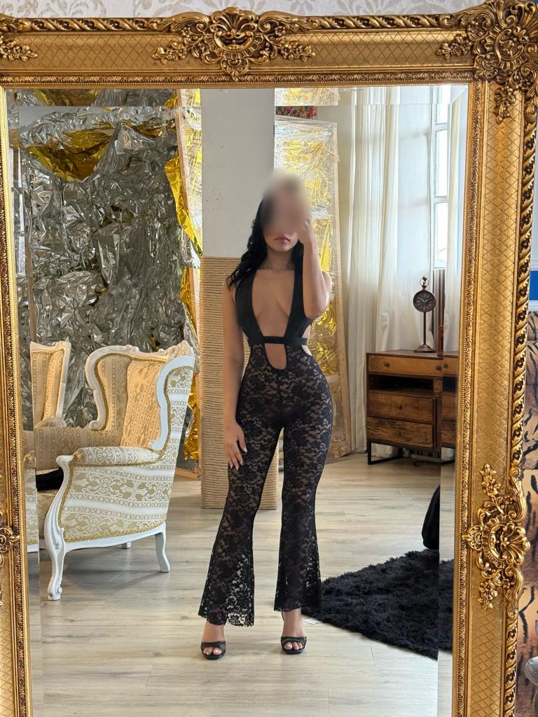 635200373: Chica busca chico en Barcelona