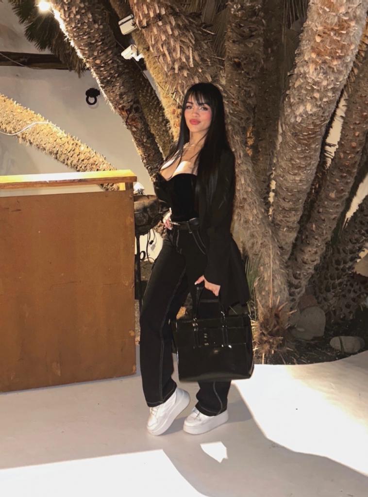 643440460: Chica busca chico en Pontevedra