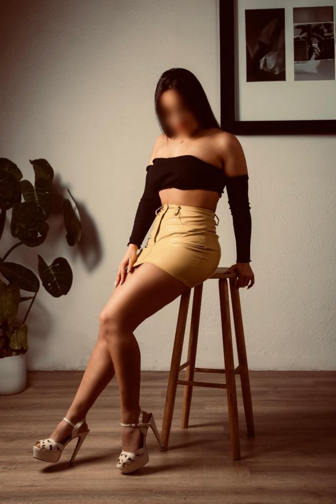 Chica busca chico en Almería: 