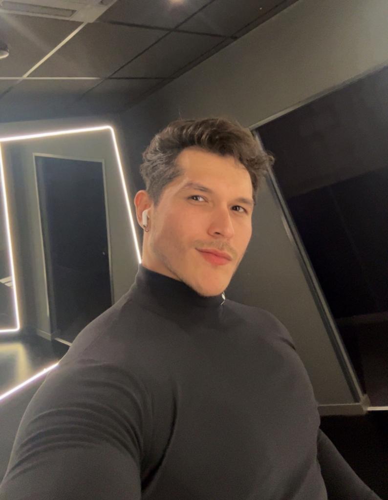 Chico busca chica en Pontevedra: 