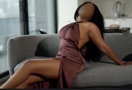 680687557: Chica busca chico en Madrid