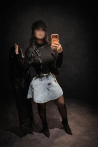 687658076: Chica busca chico en Sevilla