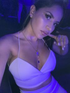 677474553: Chica busca chico en Barcelona