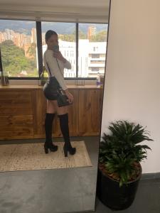 677474553: Chica busca chico en Barcelona