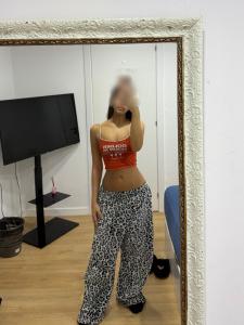 635200373: Chica busca chico en Barcelona