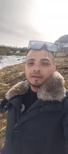 613507640: Chico busca chica en Sevilla