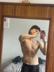 604361387: Chico busca chica en Madrid