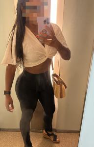 667826722: Chica busca chico en Sevilla