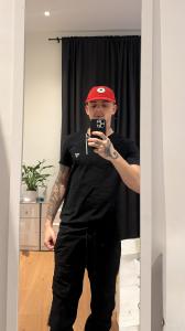 613497086: Chico busca chica en Barcelona