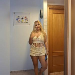 614733210: Chica busca chico en Gerona
