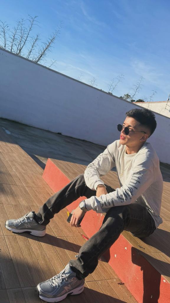 627387821: Chico busca chica en Valencia