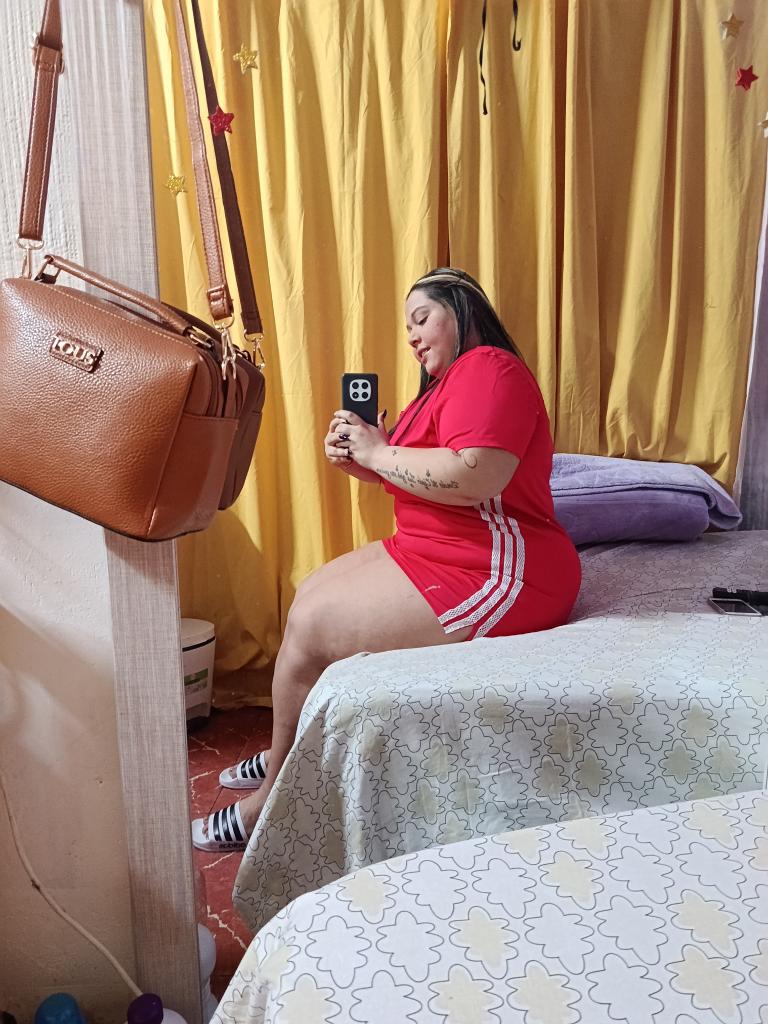 677830485: Chica busca chico en Madrid