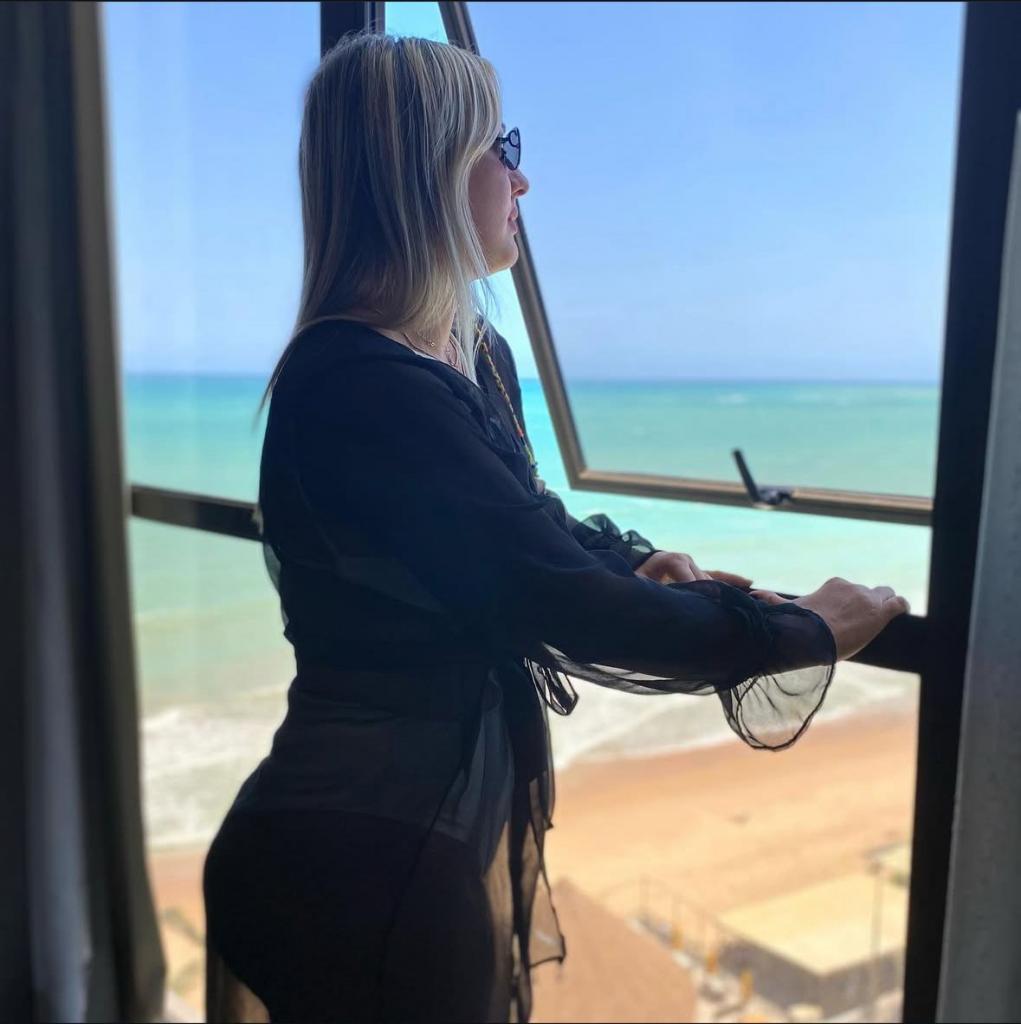 604929831: Chica busca chico en Cantabria