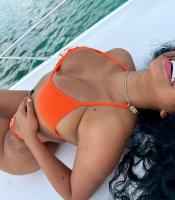 667590915: Chica busca chico en Barcelona