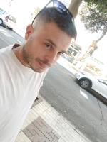 665058018: Chico busca chica en Murcia