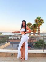 631443241: Chica busca chico en Ibiza