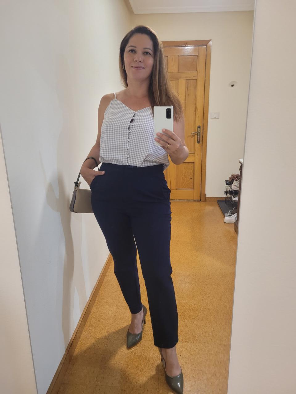 637084380: Chica busca chico en Cantabria