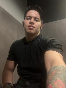 695918947: Chico busca chica en Málaga