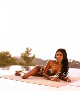 Chica busca chico en Ibiza: 