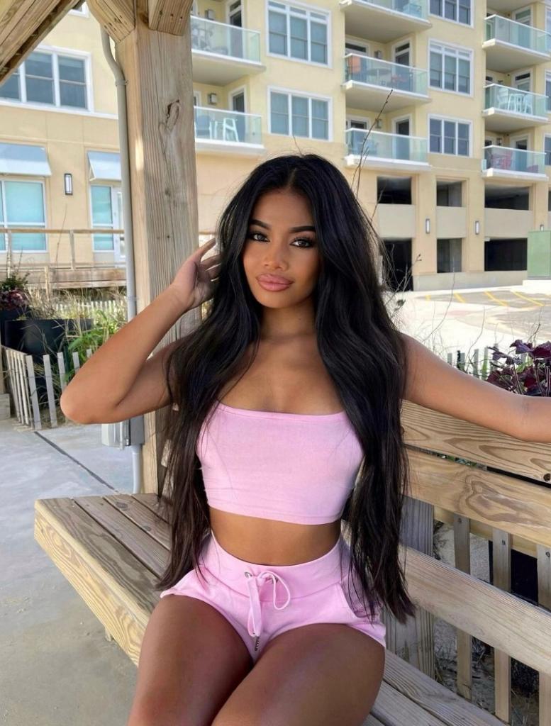 Chica busca chico en Ibiza: 