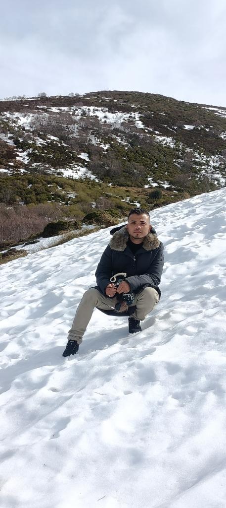 613507640: Chico busca chica en Sevilla