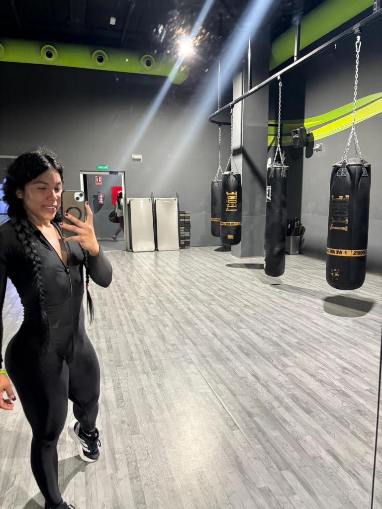 Chica busca chico en Granada: 