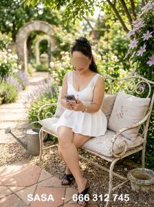 666312745: Chica busca chico en Gerona