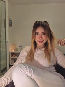 613792049: Chica busca chico en Valencia