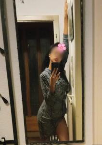 613767340: Chica busca chico en Orense