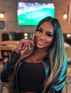 647261093: Chica busca chico en Pontevedra