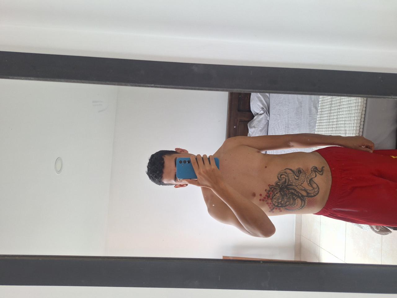 Chico busca chica en Orense: 