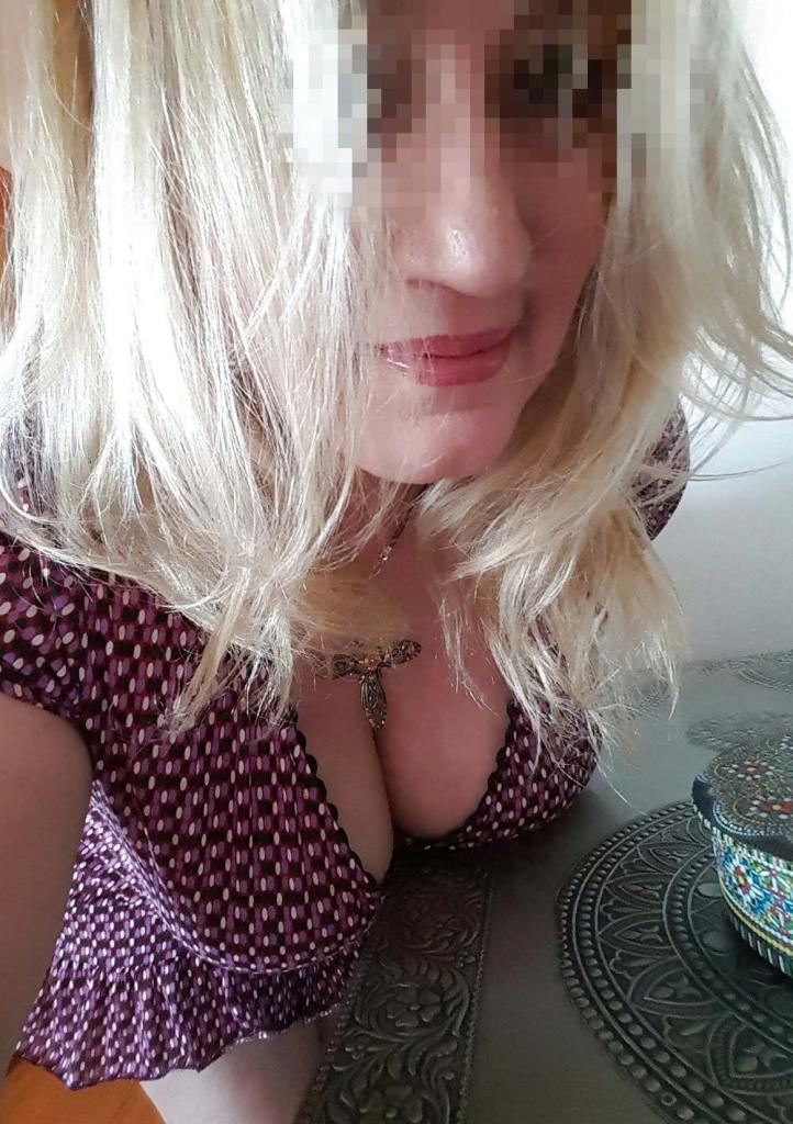 693677594: Chica busca chico en Tarragona