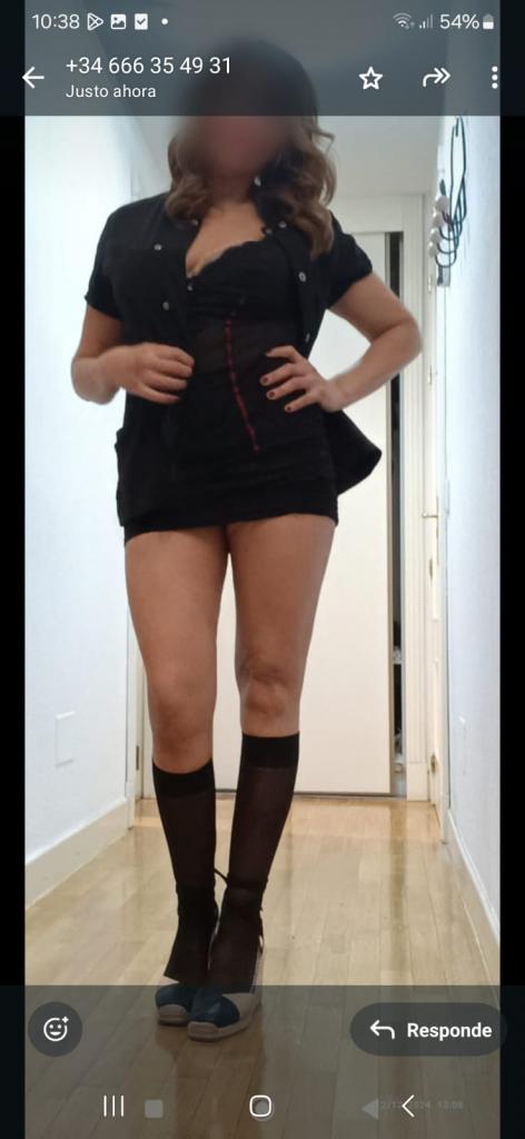 697317494: Chica busca chico en Madrid