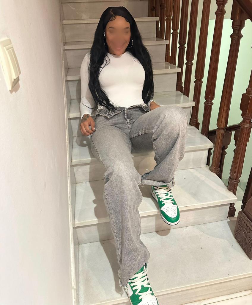 617043703: Chica busca chico en Granada