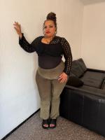 677714108: Chica busca chico en Barcelona