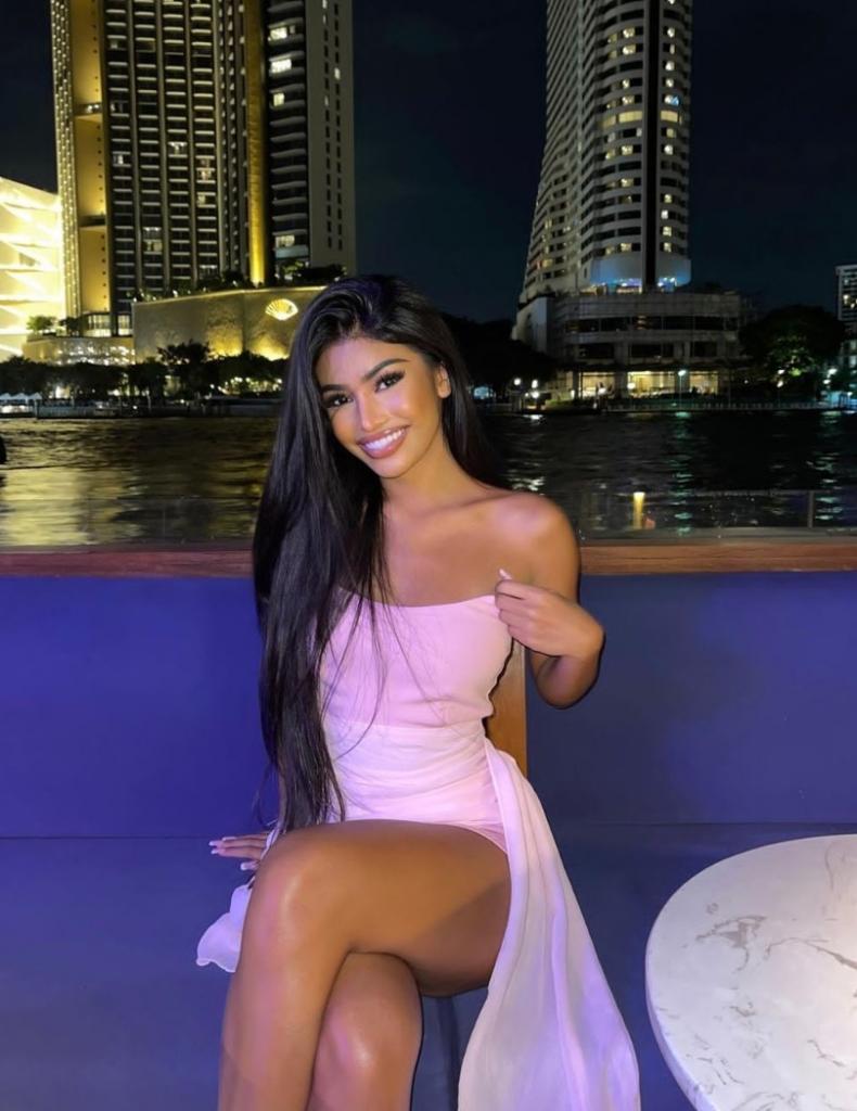 Chica busca chico en Ibiza: 