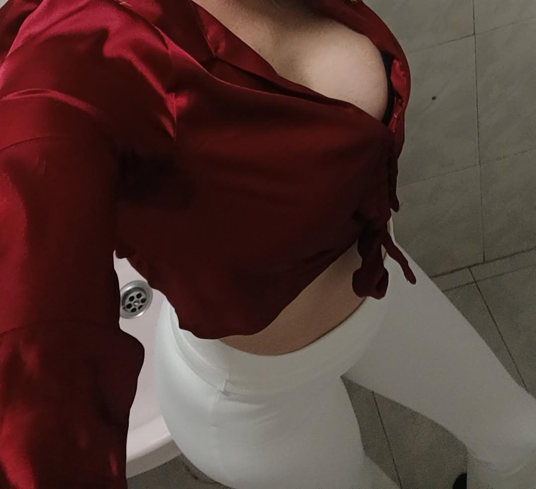 Chica busca chico en Granada: Chica busca chico