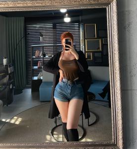 677045949: Travesti en Valencia