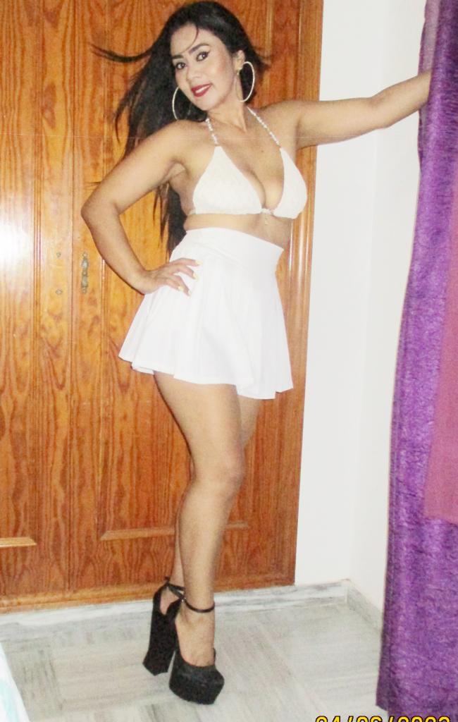 676917411: Chica busca chico en Cádiz